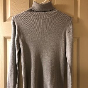 Women’s turtleneck size M Dress Barn